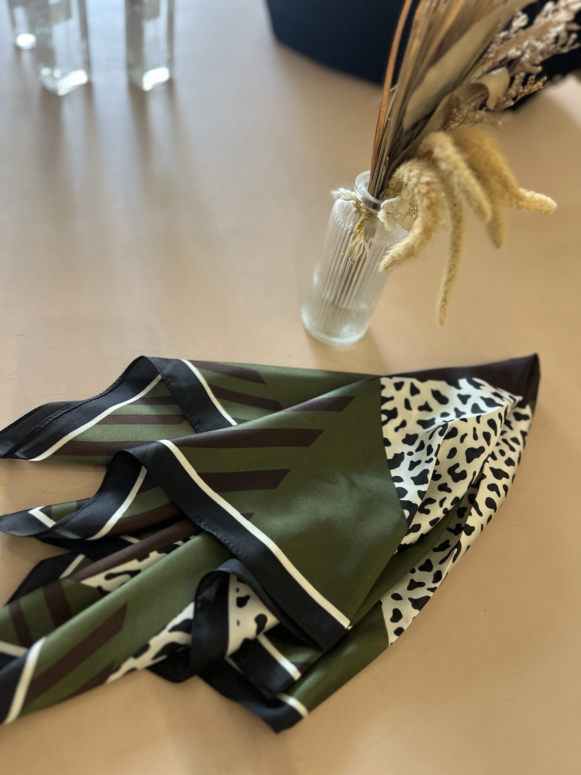 HUGO CHOCO – FOULARD