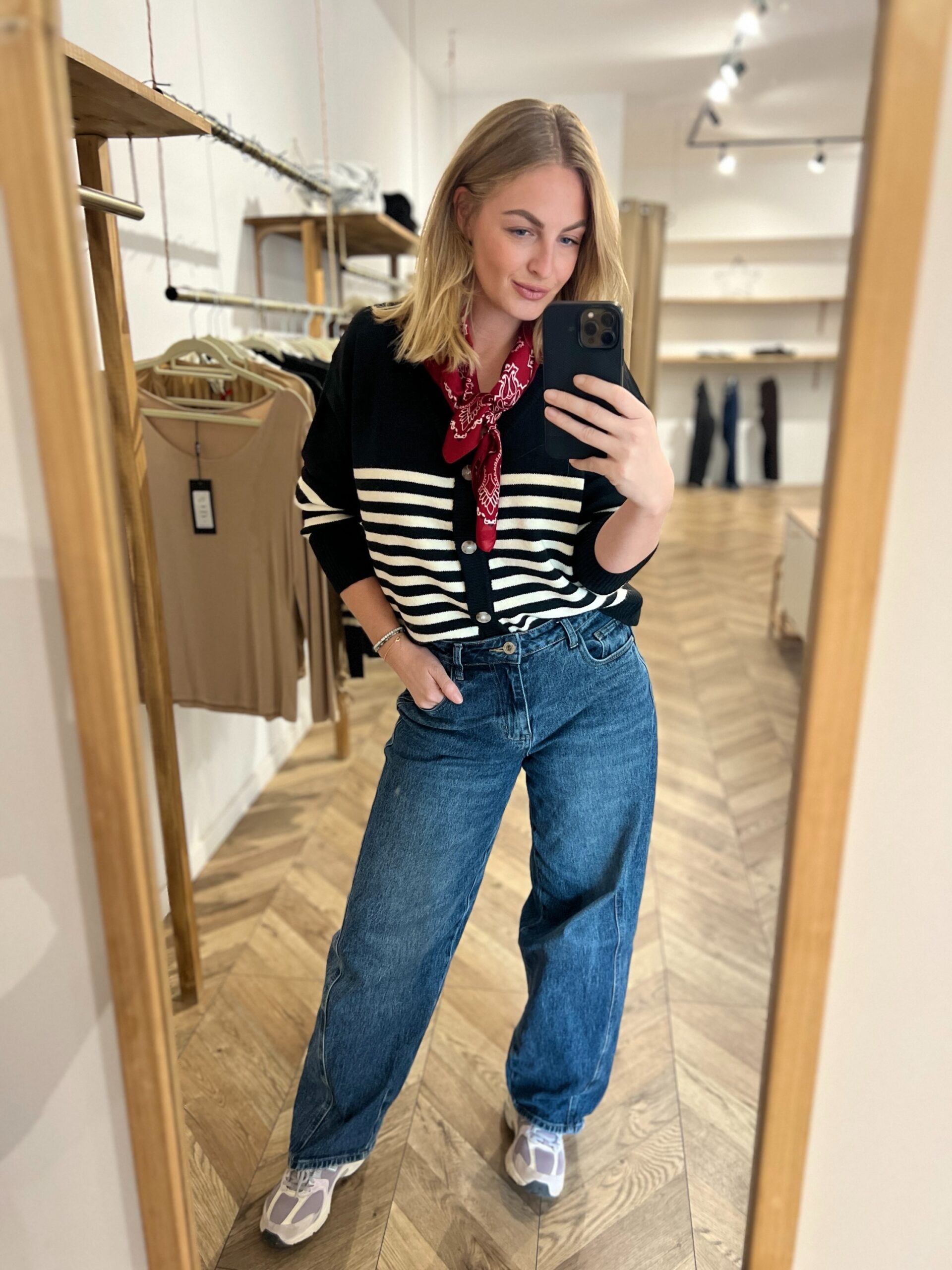 HUGO ROUGE – FOULARD