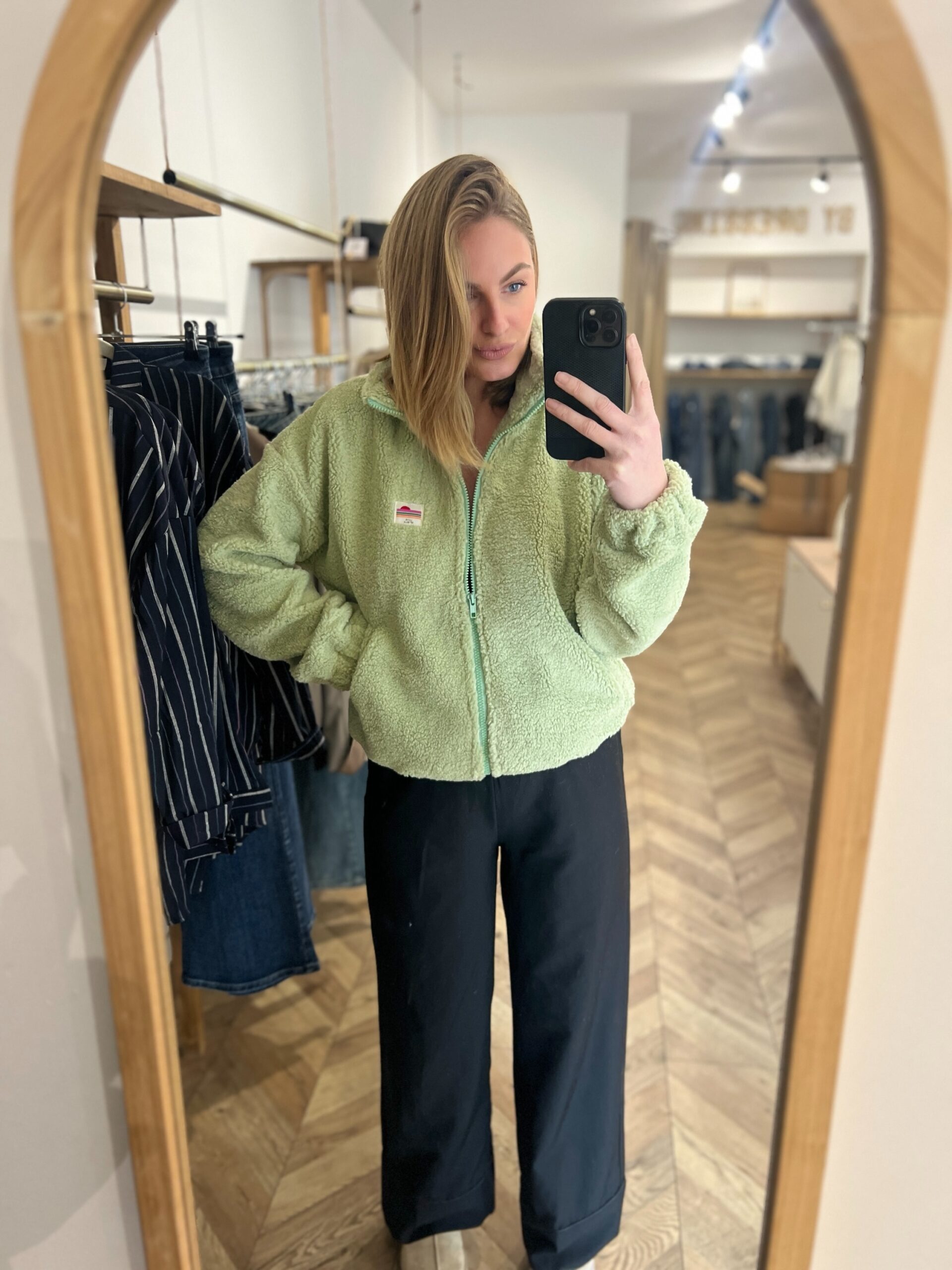 STACY AMENDE – POLAIRE