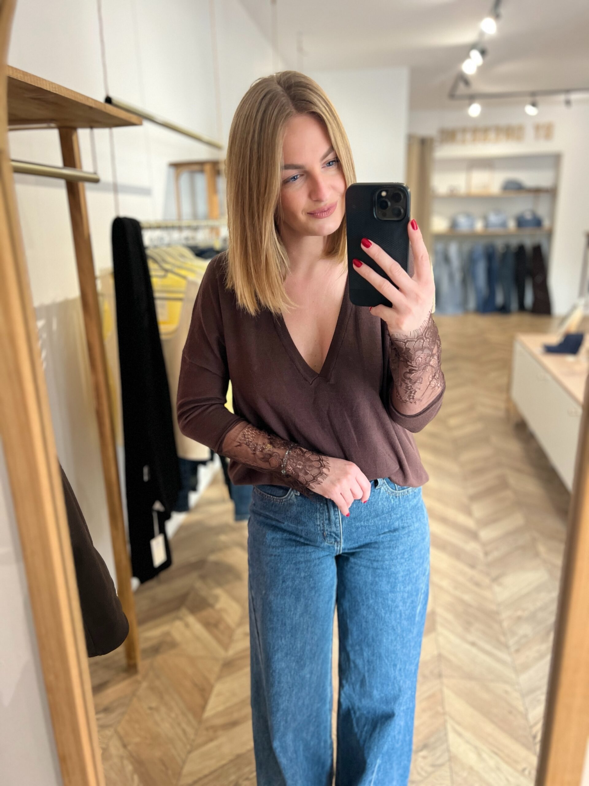 TOMY CHOCO – PULL DENTELLE