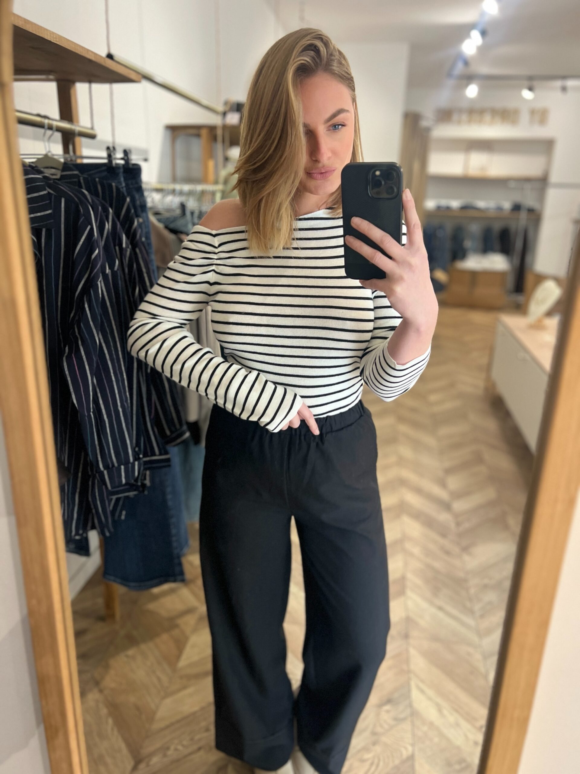 JADE MARINIÈRE – TOP