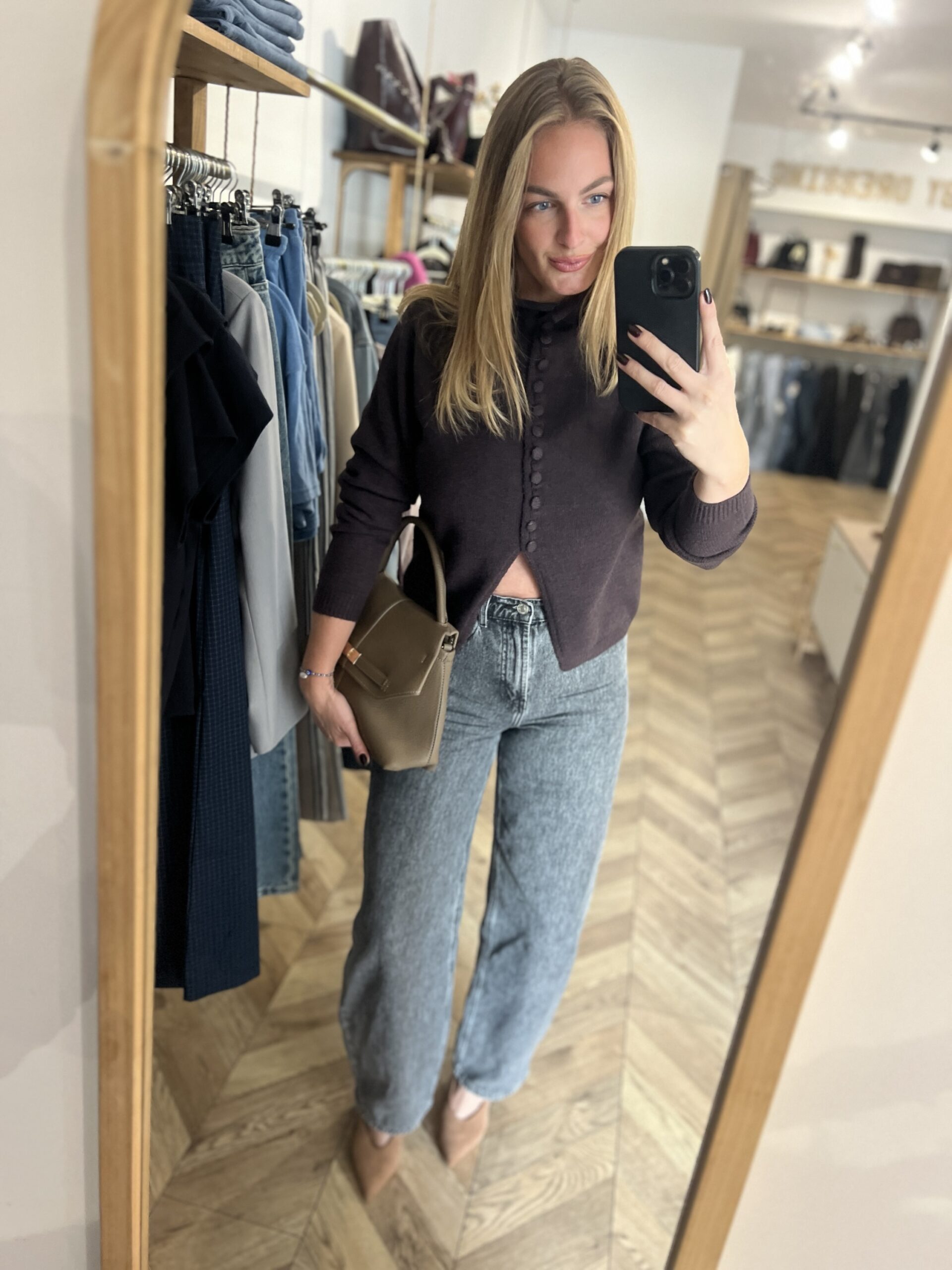 LÉANA PULL – CHOCO