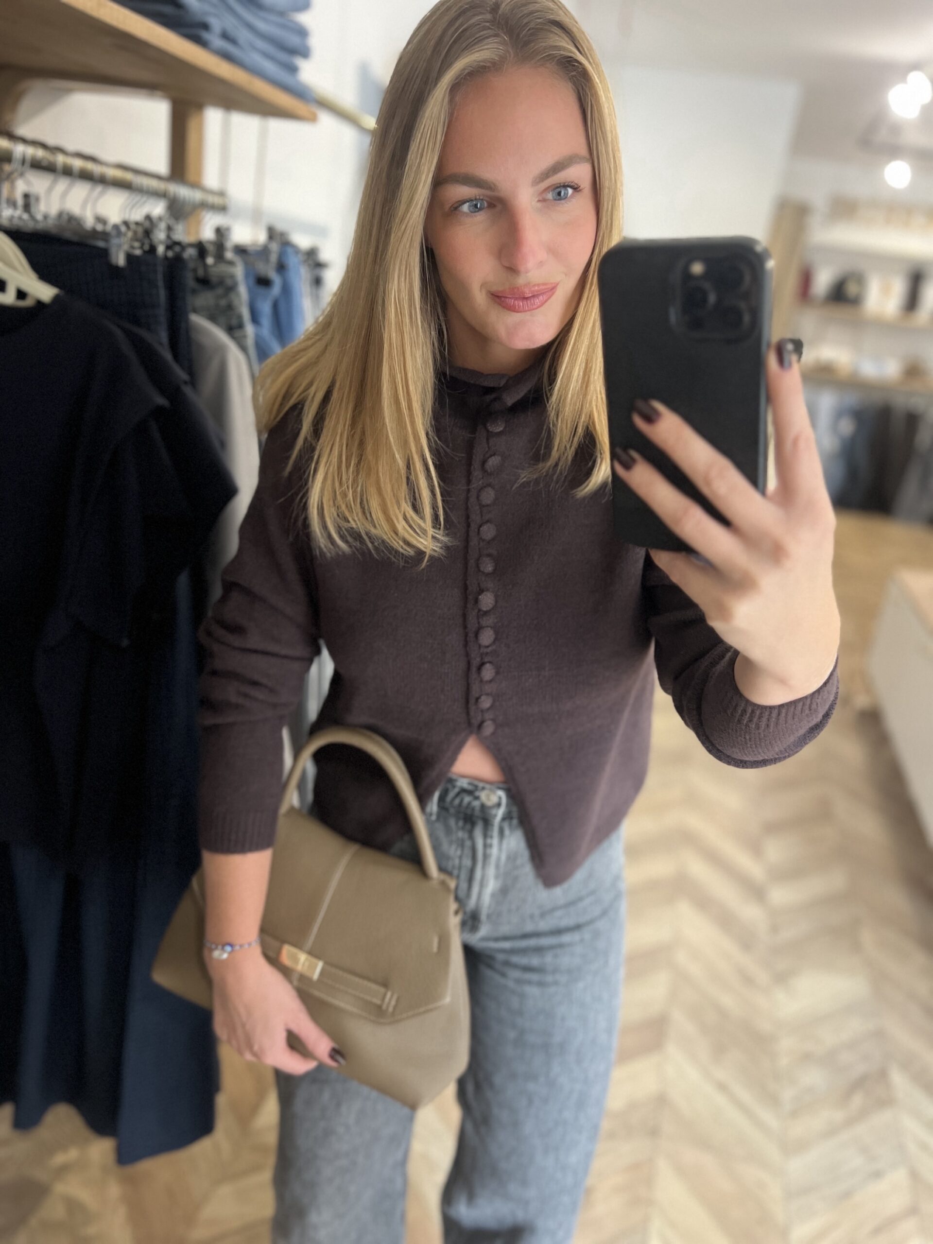 LÉANA PULL – CHOCO